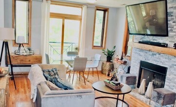 Building Photo - 3751 S Michigan Ave