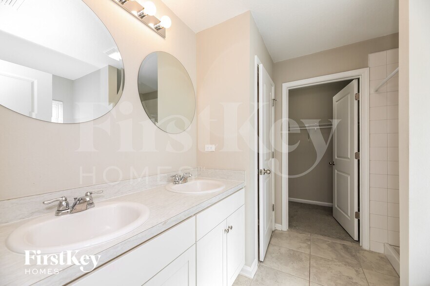 Building Photo - 11634 Dunns Crossing Dr
