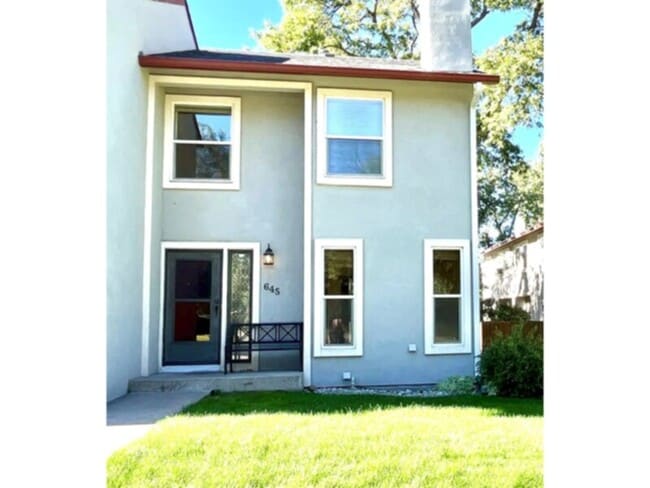 Primary Photo - Fantastic centrally located and updated to...