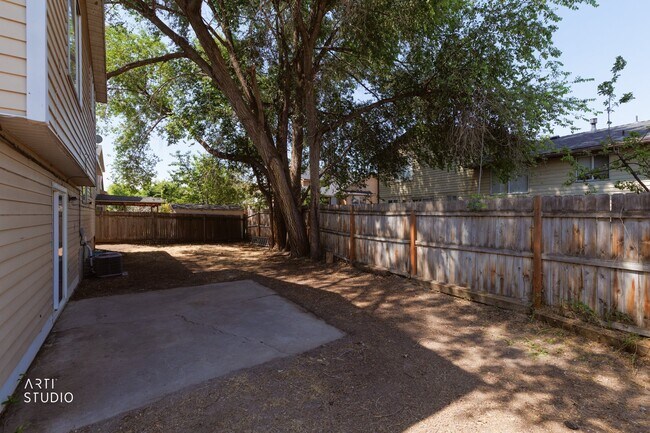 Building Photo - 965 Dorothea Way
