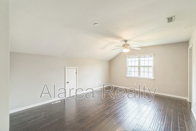 Building Photo - 6102 Greengate Ln