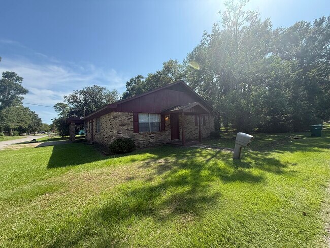 Building Photo - 4848 Saphire Ave