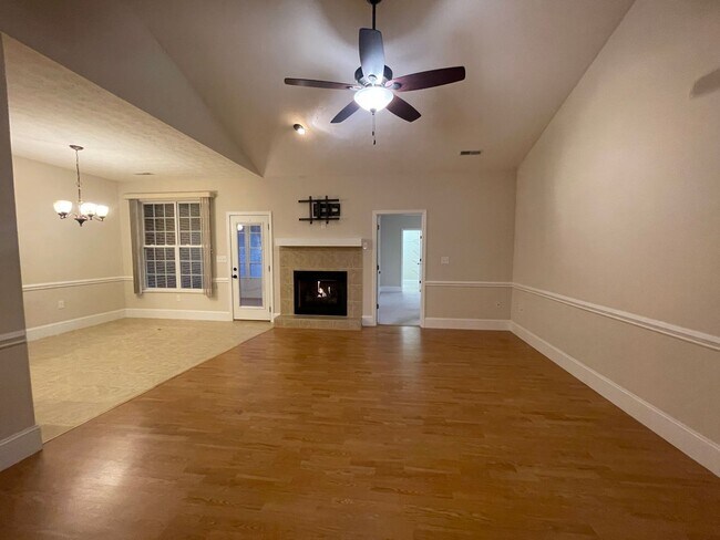 Building Photo - 1930 Scarlett Meadows Dr