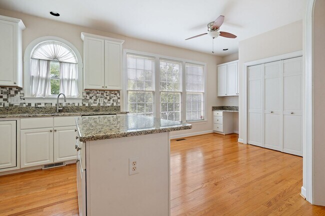 Building Photo - Southern Village Townhome available in early August