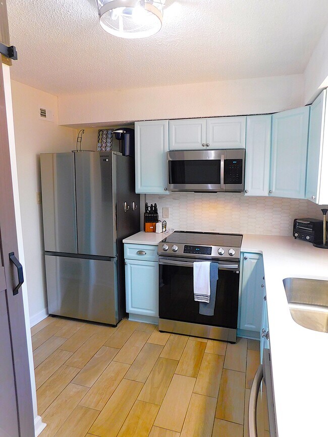 Building Photo - 1809 Crooked Pine Dr