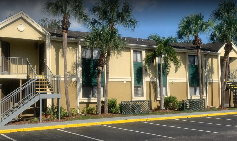 Meridian Luxury Condominium 7605 Pinery Way Tampa FL 33615