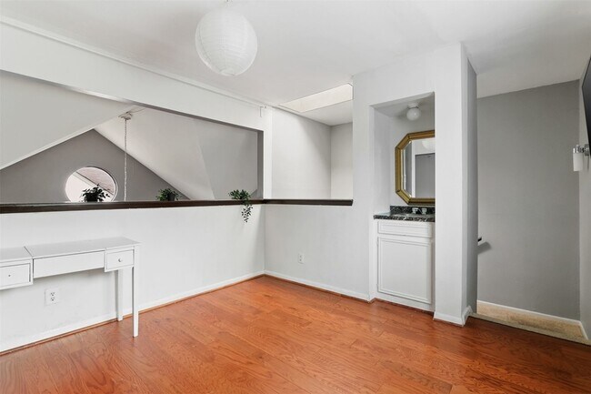 Building Photo - 1114 Augusta Dr