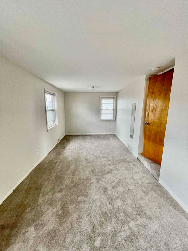 Building Photo - 2412 Girard Ave S