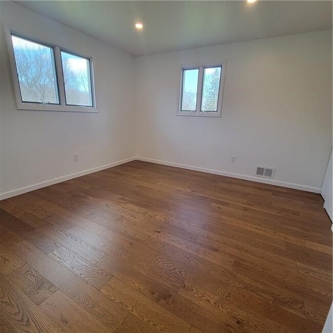 Building Photo - 47 Crimson Bramble Rd