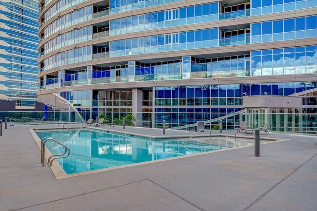 Building Photo - Fully Furnished 2 Bedroom 2 Bath High Rise with Strip Views