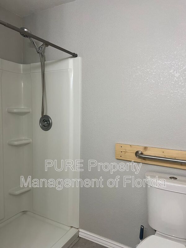 Building Photo - 112 Pecan Run