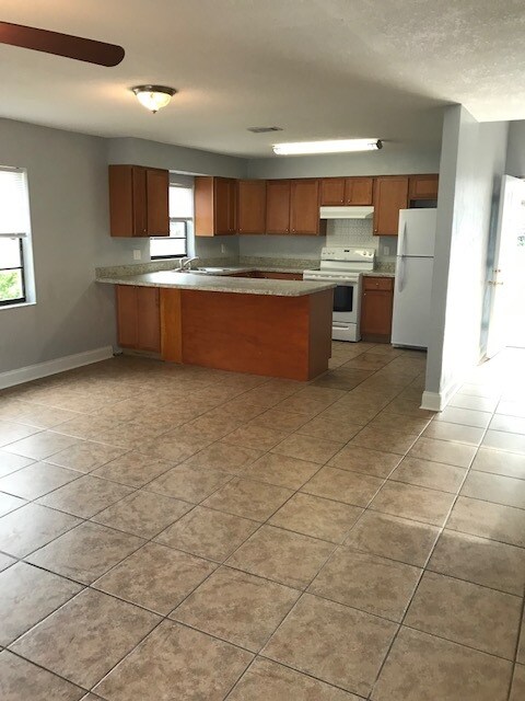 Building Photo - 1595 Megan Bay Cir