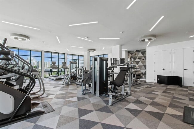 Building Photo - 800 Embassy Dr