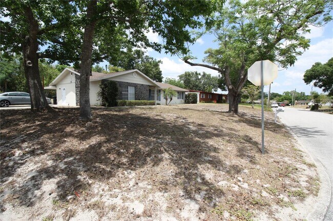 Building Photo - 5524 Clearview Dr