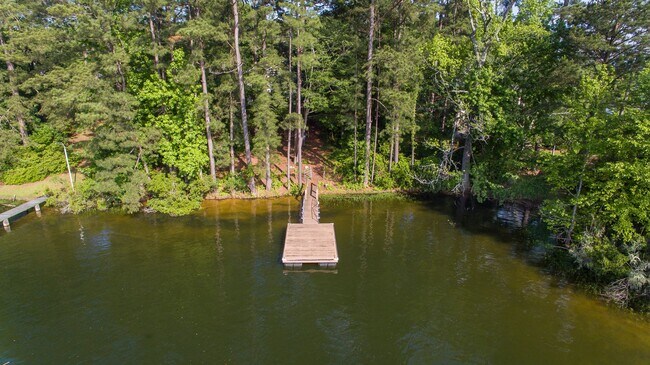 Building Photo - Rare opportunity to rent on LAKE MURRAY!