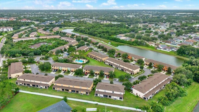Building Photo - 2630 Edgewater Falls Dr