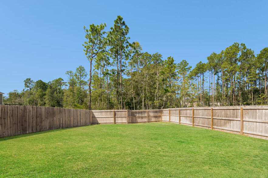 Building Photo - 135 Sugarberry Cir