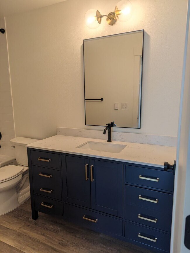 Building Photo - Bright & Inviting 1BDR Ground Level Condo