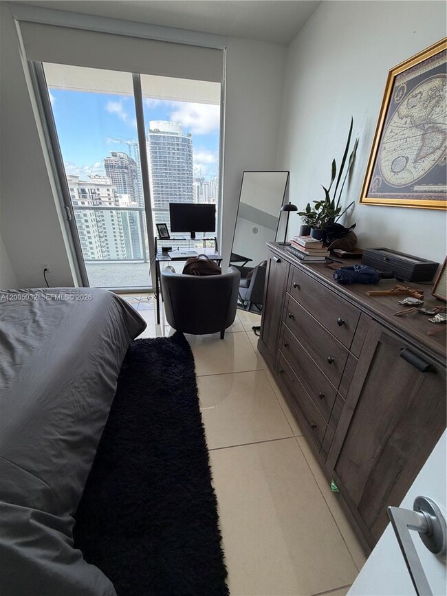 Building Photo - 1111 SW 1st Ave