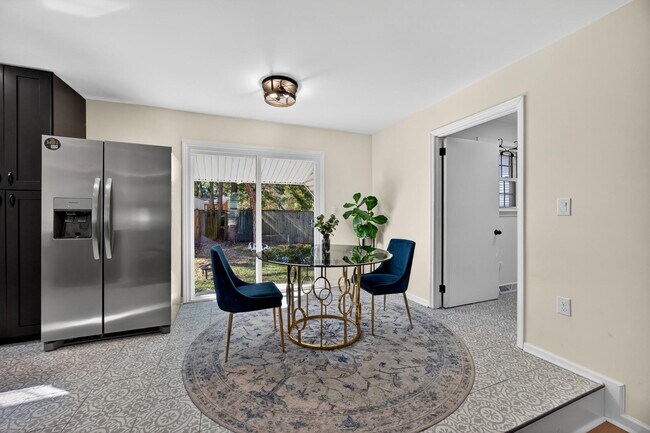 Building Photo - 8081 Kittery Ave