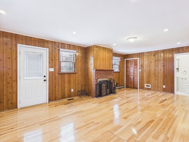 Building Photo - 1410 Greenville Ave