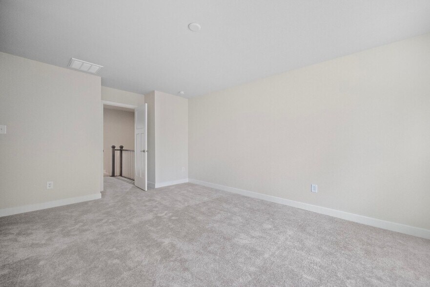 Building Photo - 10916 Genito Sq Dr