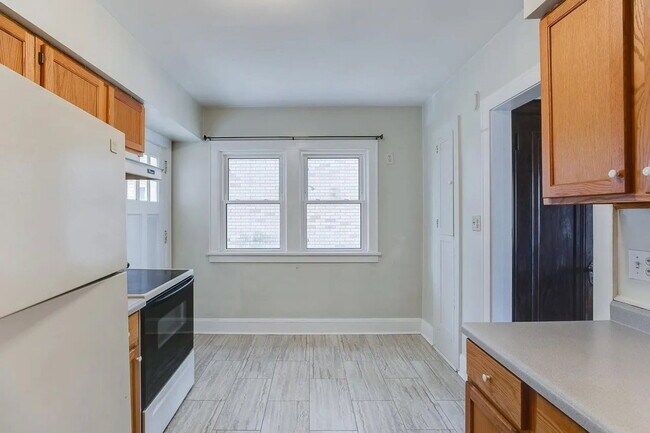 Building Photo - 1164 Randolph Ave