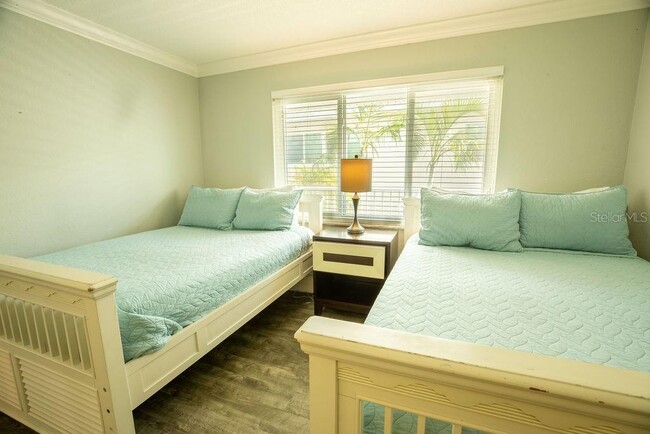 Building Photo - 185 Brightwater Dr