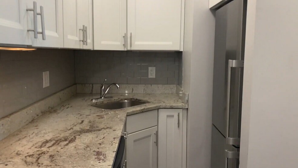 Building Photo - 81 Westland Ave