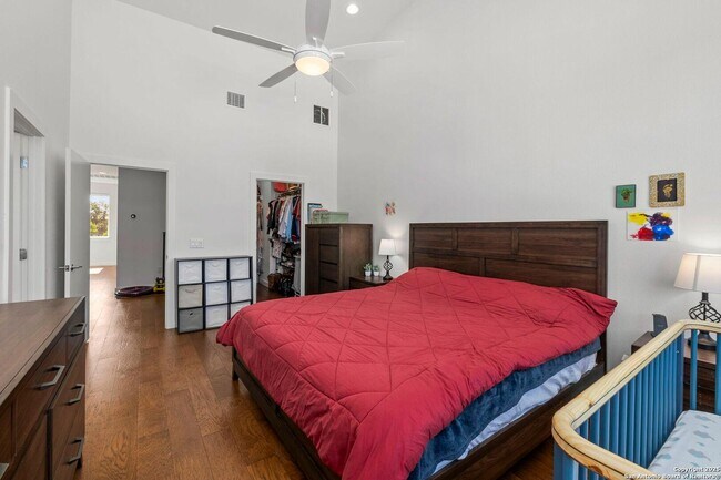 Building Photo - 102 Tendick St