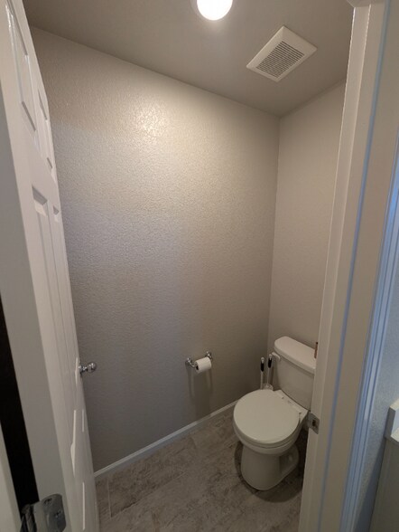 Building Photo - 8183 S Trails Edge Ct