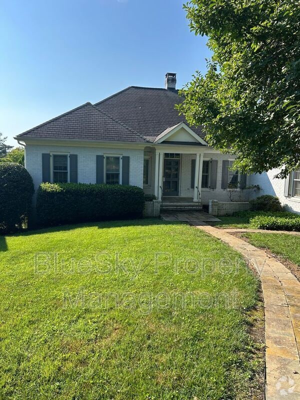 Building Photo - 492 Ednam Cir