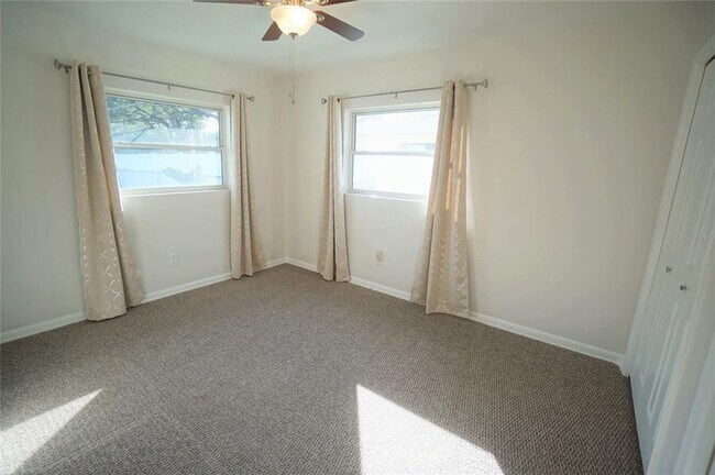 Building Photo - 1761 Cardinal Dr