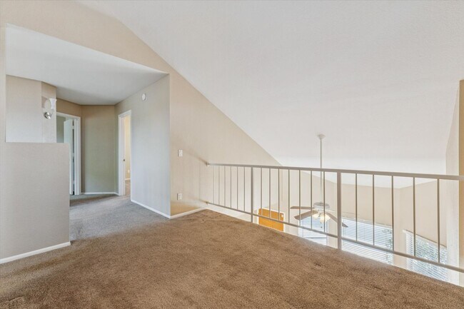 Building Photo - 1743 E Tara Dr