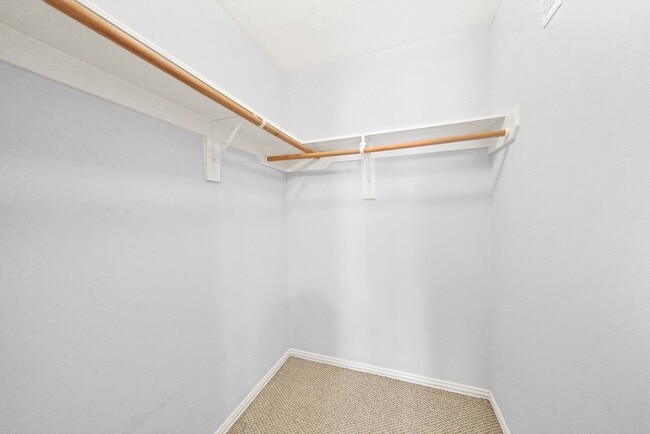 Building Photo - 18123 Memorial Falls Dr