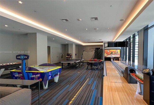 Building Photo - 1010 Brickell Ave