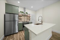 Building Photo - 208 N Cherry St