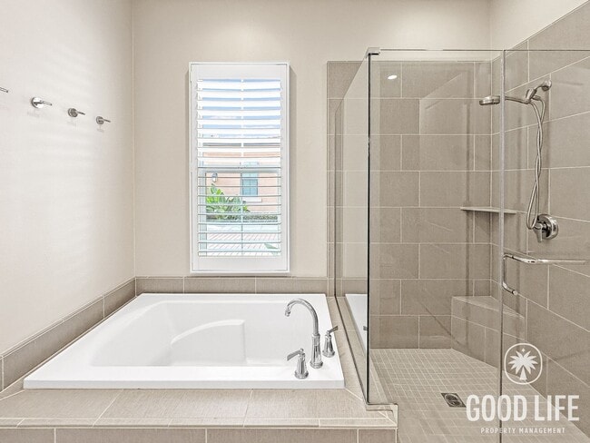 Building Photo - Stunning 3Bd/3.5Ba Home in Irvine w/Large Patio, Modern Design and 2 Master Suites!