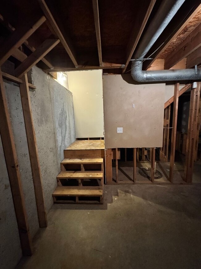 Building Photo - Comfortable 2-Bed, 2-Bath Home