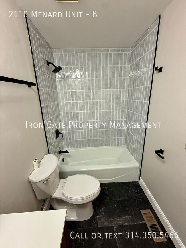 Building Photo - 2110 Menard St