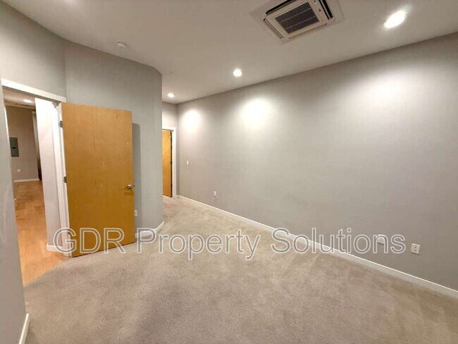 Building Photo - 3600 Central Ave SE