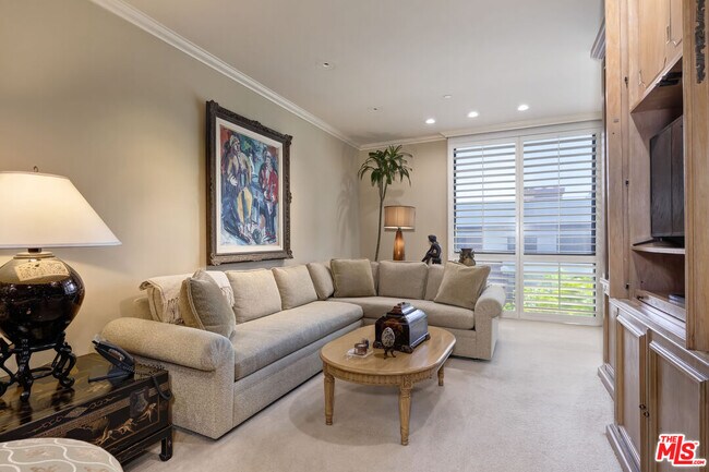 Building Photo - 300 N Swall Dr