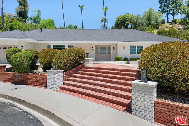 Building Photo - 4405 Estrondo Dr