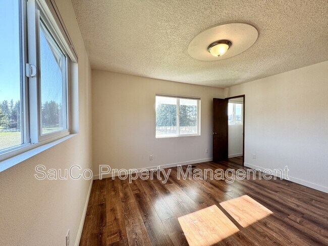 Building Photo - 21965 NW Phillips Rd