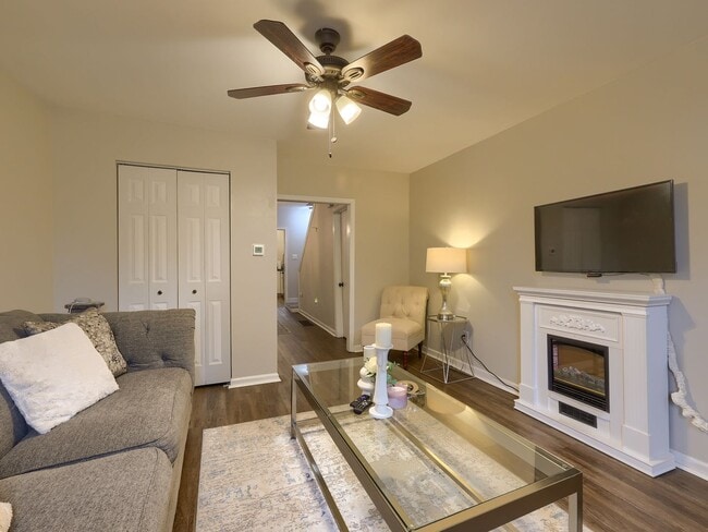 Building Photo - Quaint Home in Heart of Midtown