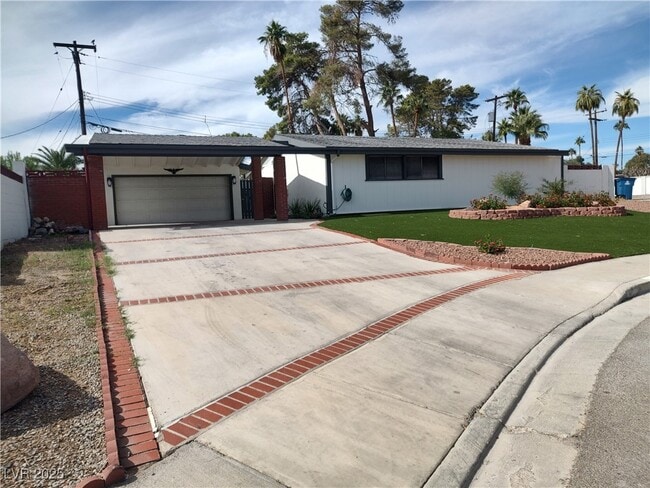 Building Photo - 3221 Sombrero Cir