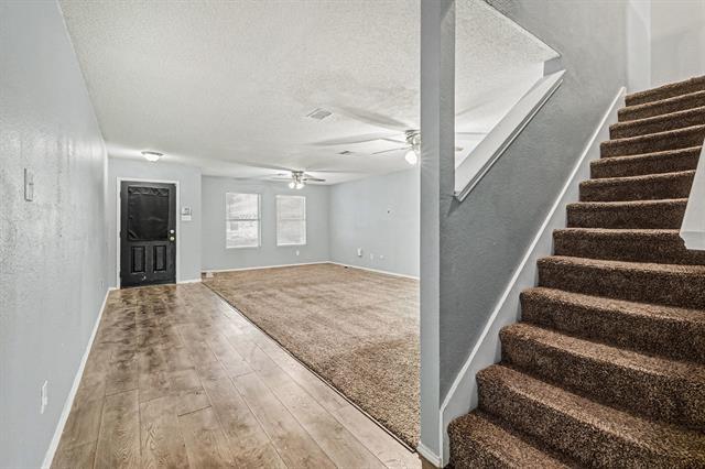 Building Photo - 2256 White Oak Dr