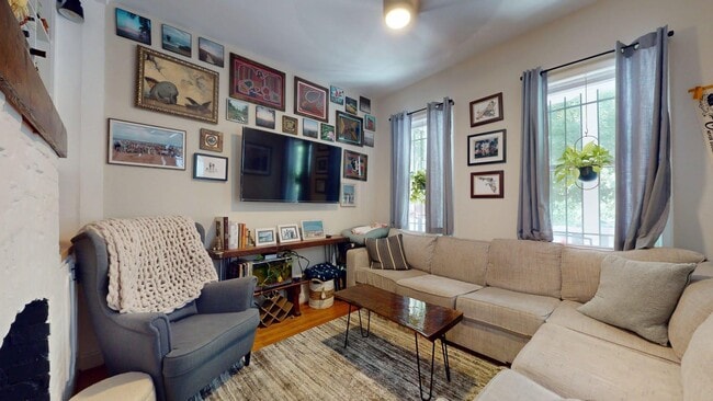 Building Photo - 1328 Morris Rd SE