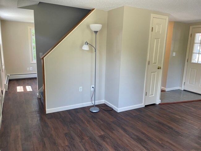 Building Photo - 161 Hoadley Rd