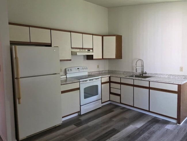 Building Photo - Ranch in Bear/Newark Area